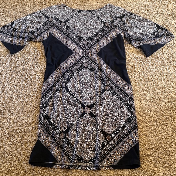 😎Bundle London Times Floral Patterned Dresses💃🏻 - Picture 6 of 10